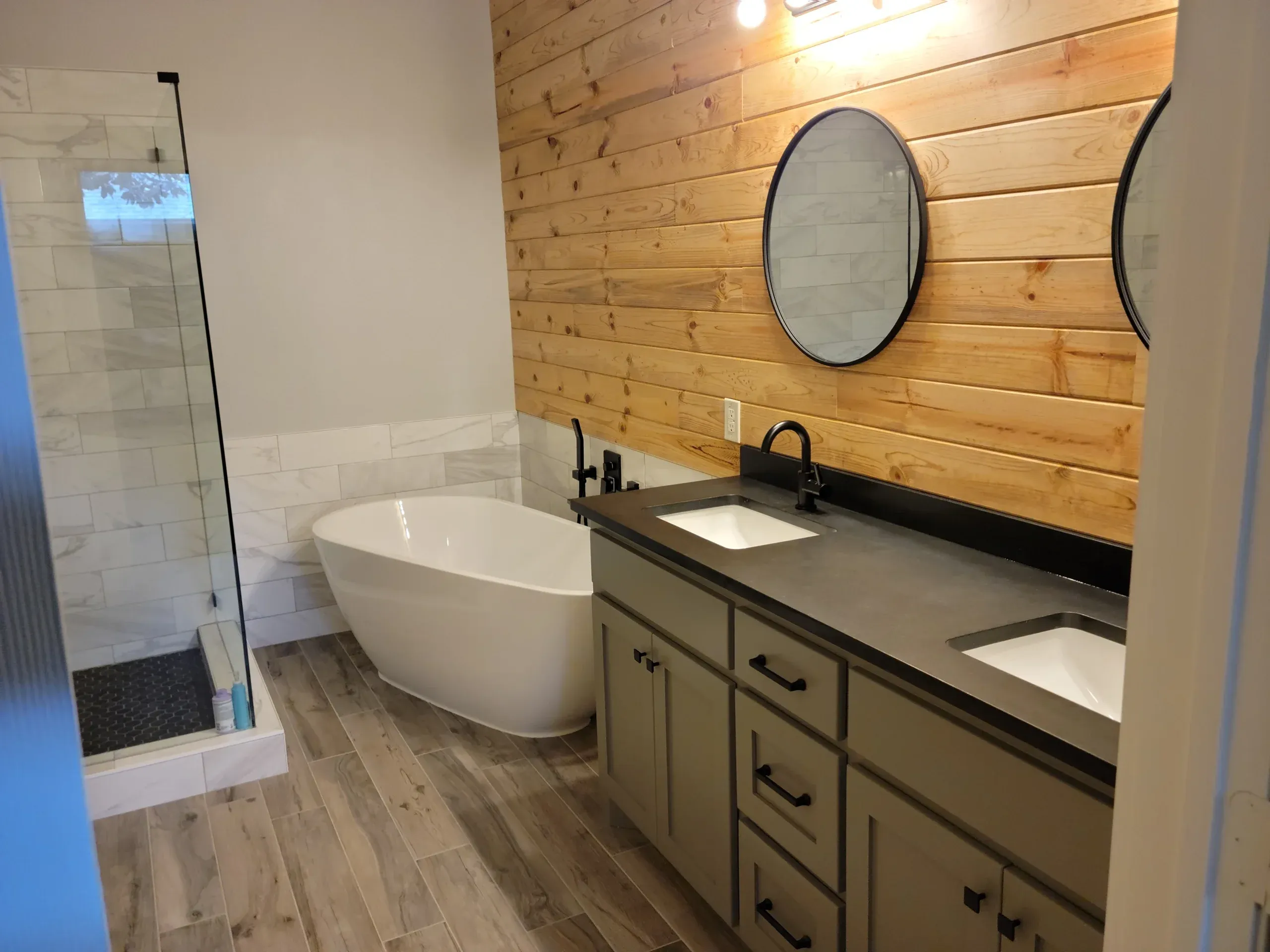 Master Bath · Soaking Tub